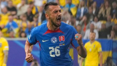 Ivan Schranz oslavuje po tom, čo dal Slovensku vedenie proti Ukrajine